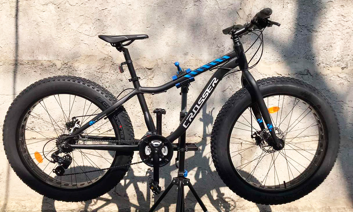 Фотография Велосипед Crosser Fat Bike AL 26" (2021) размер S, Черно-синий